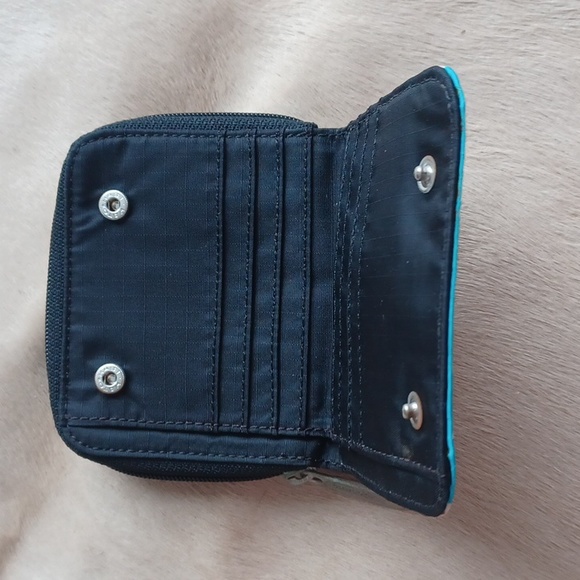 Le Sportsak Wallet - Picture 4 of 15